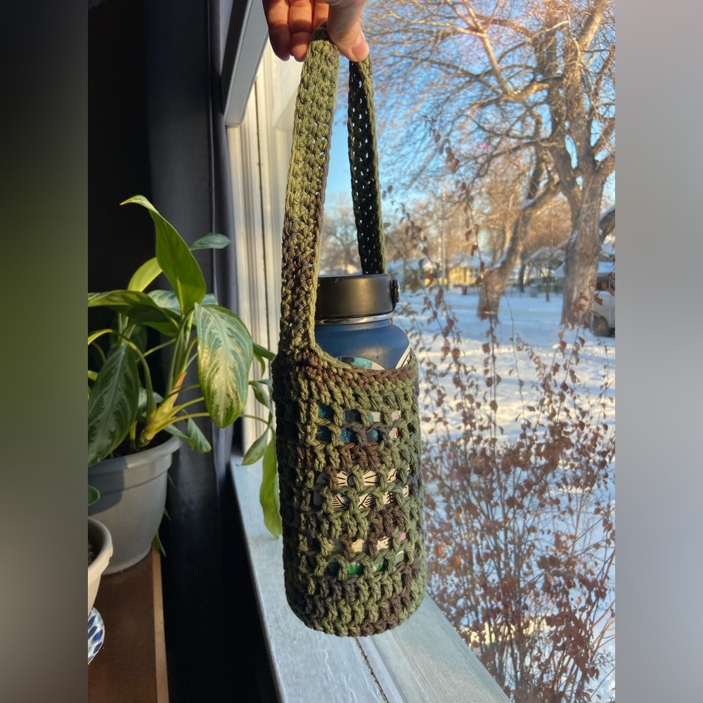 Crocheted water bottle holder
